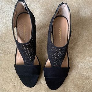 NWOT BCBG Sandal